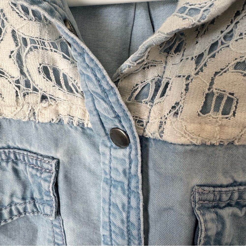 Anthropologie Postmark 9-H15 STCL Denim Lace Button Down Size 2 Cottagecore - Picture 5 of 16